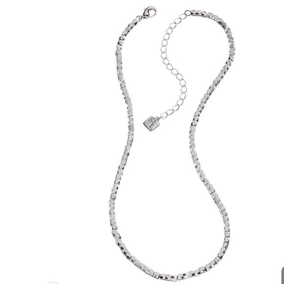 NWT 💎 SPARKLING HAZY FACETED SILVER BEADS SHIMMERING NECKLACE - Picture 2 of 9
